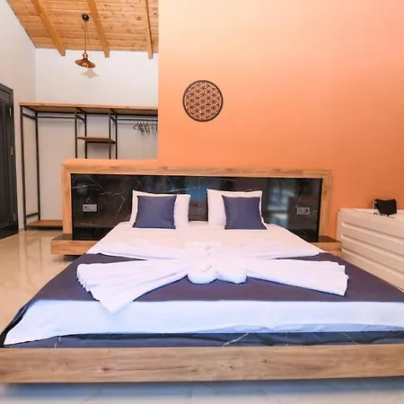 Sade 3 / Kalkan 4*