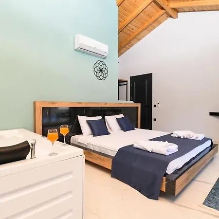 Sade 3 / Kalkan 4*